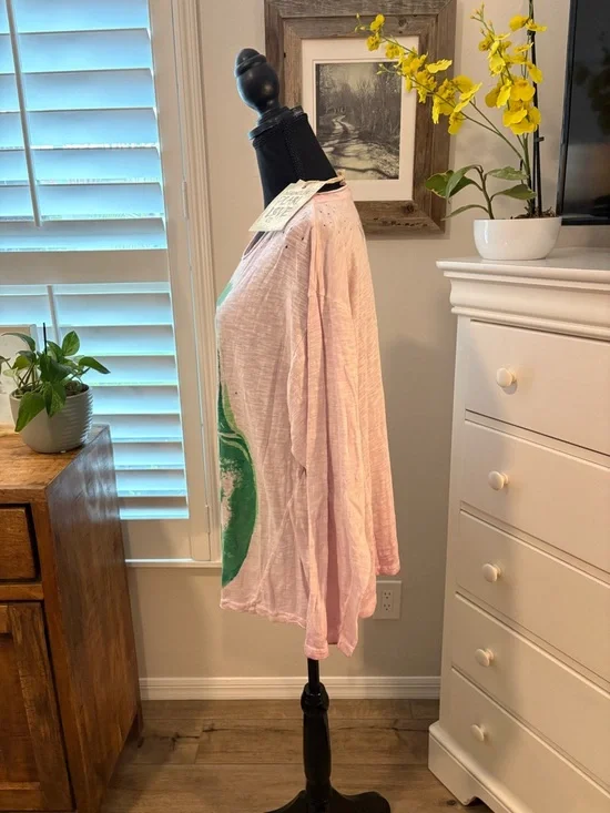 Magnolia Pearl NWT Mother Mary Viggo T Top 2294 in Guava Party, OSFM - Picture 4 of 11